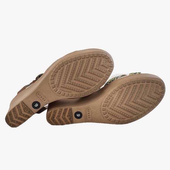 Croc’s Leigh II Ankle Strap Wedge Sandal - Picture 8 of 13